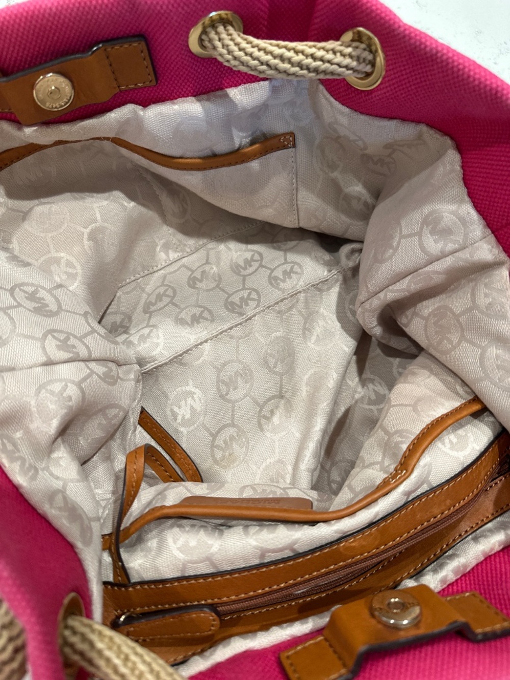 Michael Kors Summer Tote Bag - Picture 3 of 7